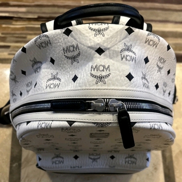 RARE MCM SIZE XL Stark studded Backpack NEW WITH TAGS IN WHITE - Picture 4 of 11